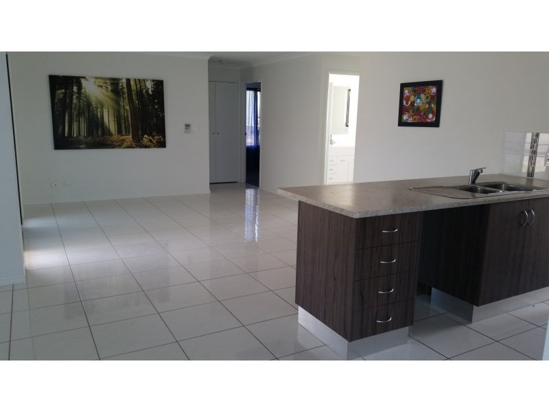 24 Scenic Drive, Emerald QLD 4720