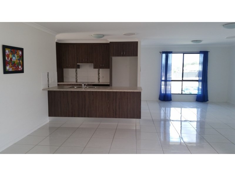 24 Scenic Drive, Emerald QLD 4720