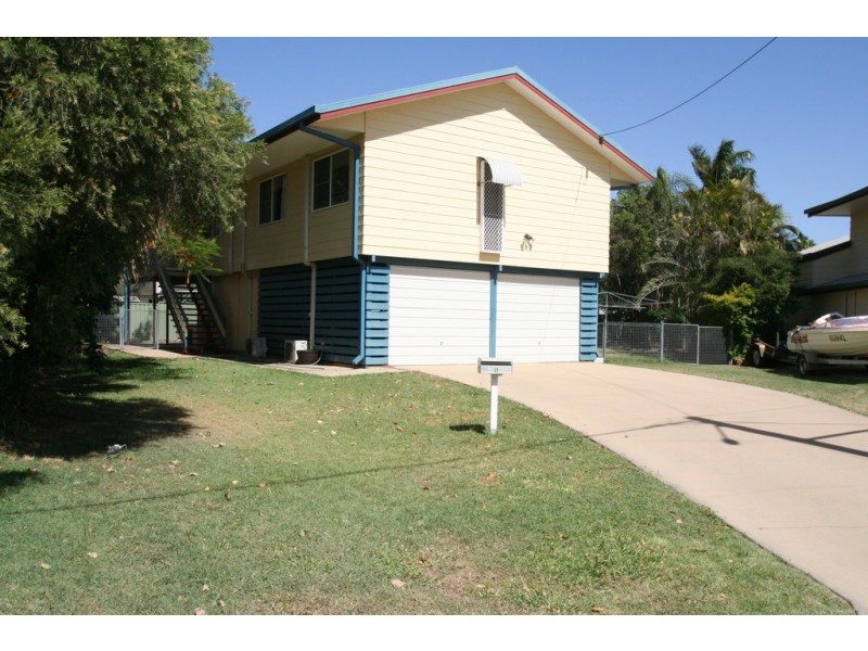 2 Thomas Place, Emerald QLD 4720