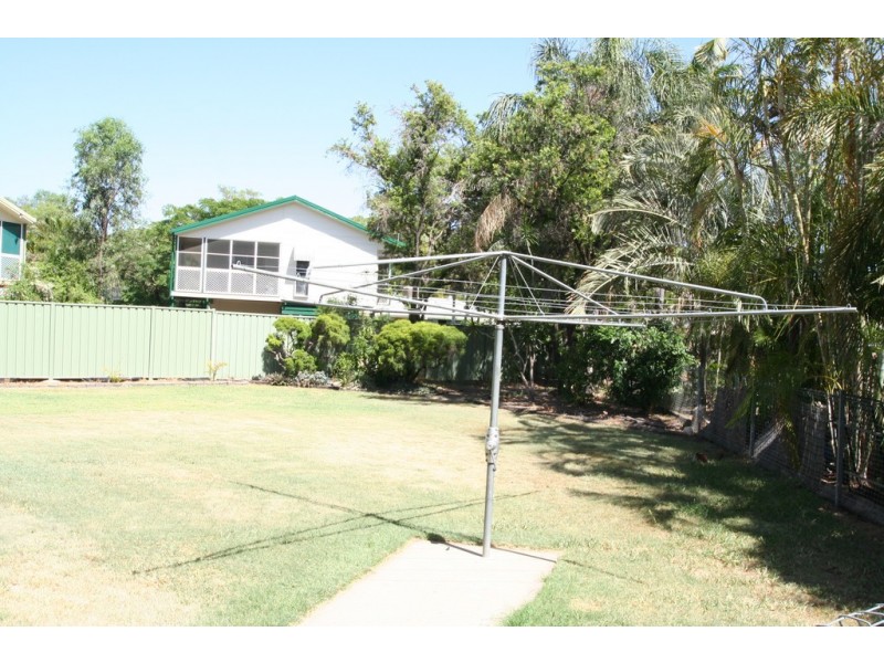 2 Thomas Place, Emerald QLD 4720