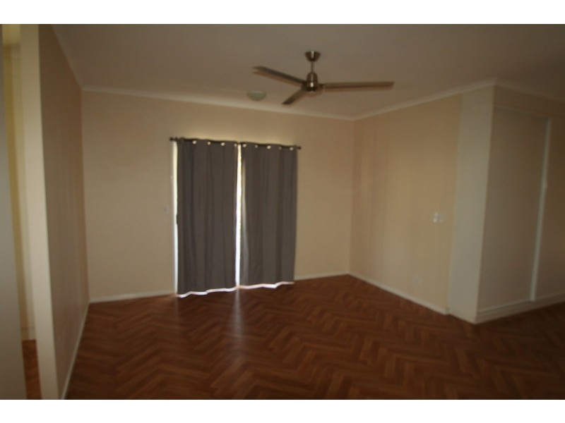 2 Thomas Place, Emerald QLD 4720