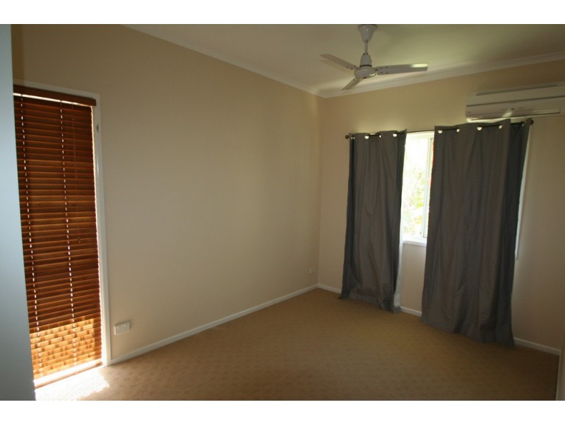 2 Thomas Place, Emerald QLD 4720