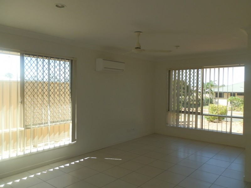 4 HILLCREST STREET, Emerald QLD 4720