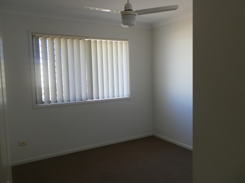 4 HILLCREST STREET, Emerald QLD 4720