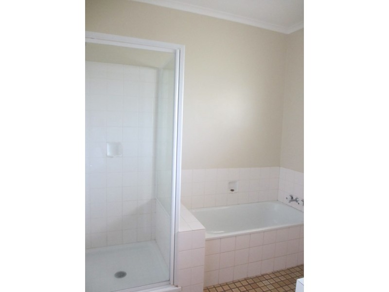 12 Julie Court, Emerald QLD 4720