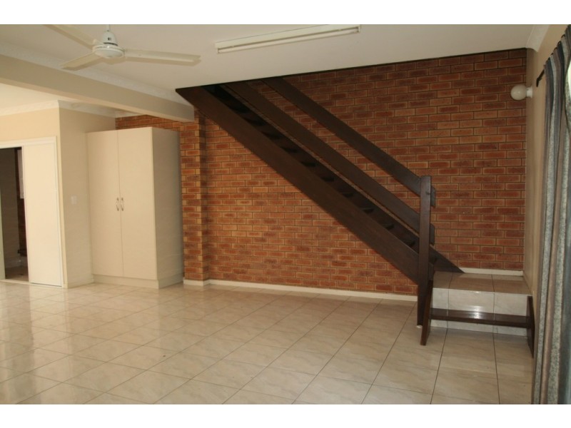 8/145 Egerton Street, Emerald QLD 4720