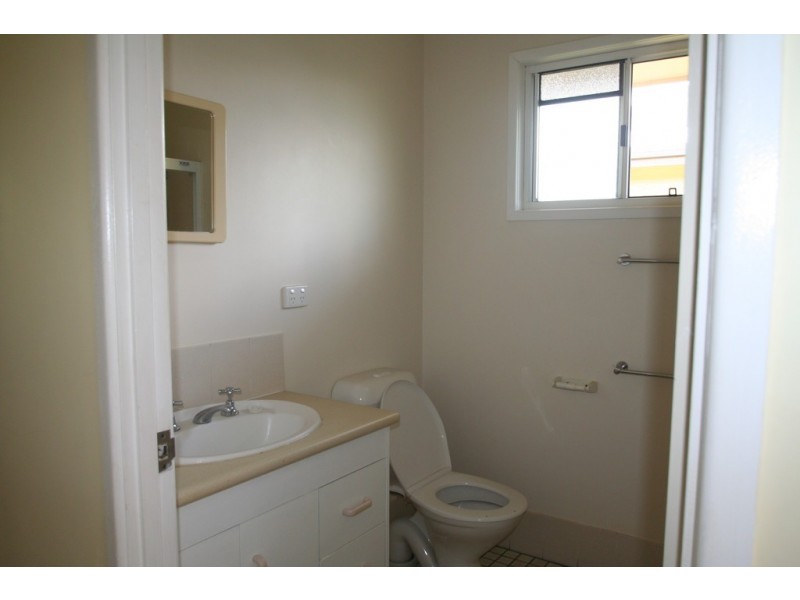 8/145 Egerton Street, Emerald QLD 4720