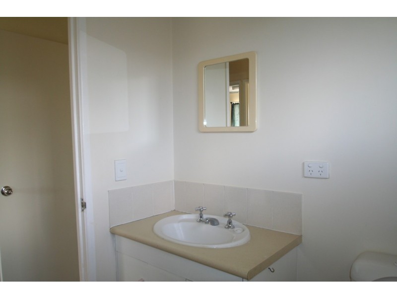 8/145 Egerton Street, Emerald QLD 4720