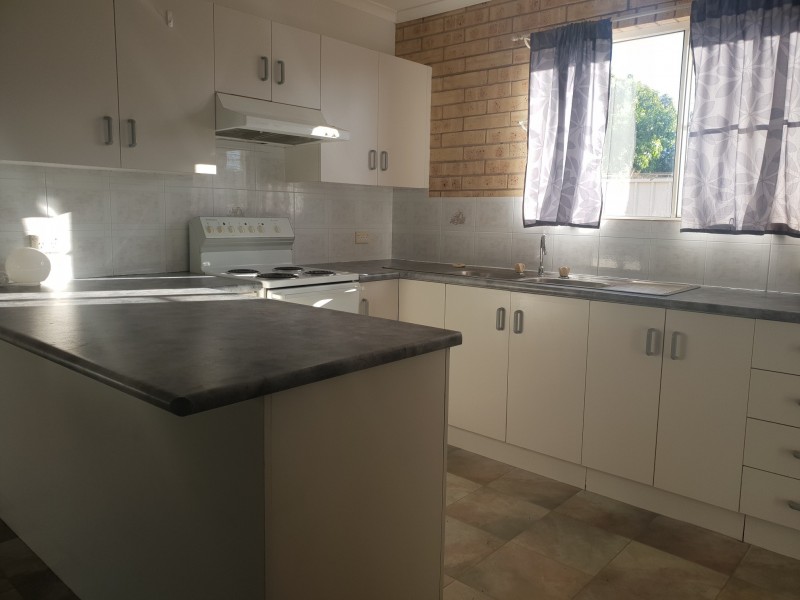 1/165 Opal, Emerald QLD 4720