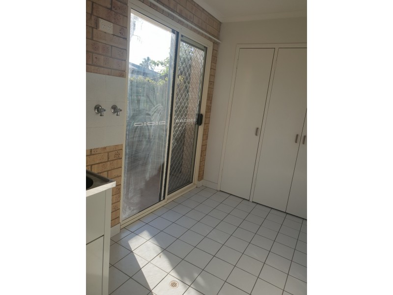1/165 Opal, Emerald QLD 4720