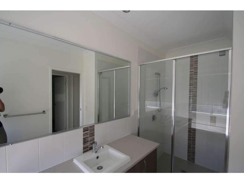 89 Loch Street, Emerald QLD 4720
