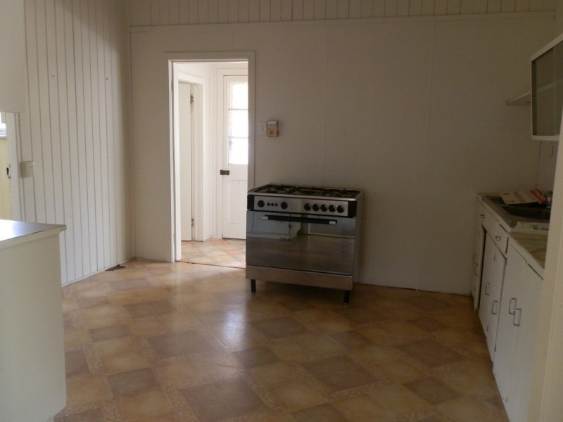 20 WOODBINE STREET, Springsure QLD 4722