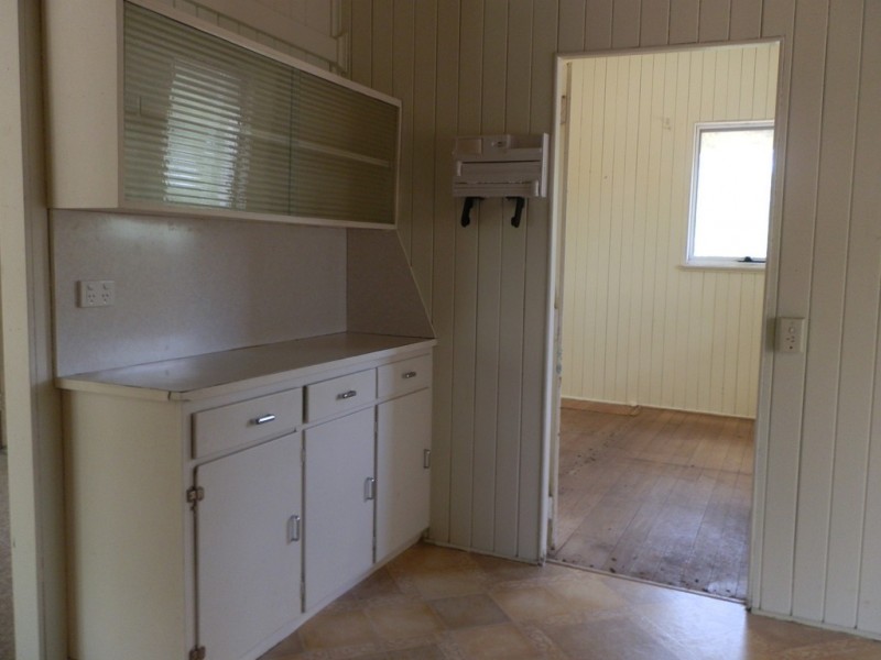 20 WOODBINE STREET, Springsure QLD 4722