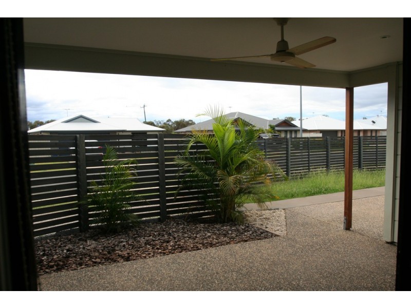 2/13 Reimers Street, Emerald QLD 4720