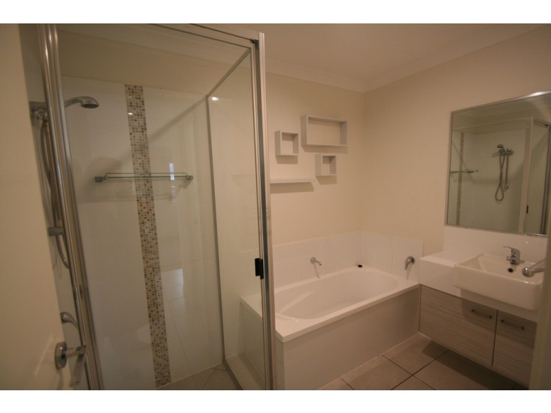 2/13 Reimers Street, Emerald QLD 4720