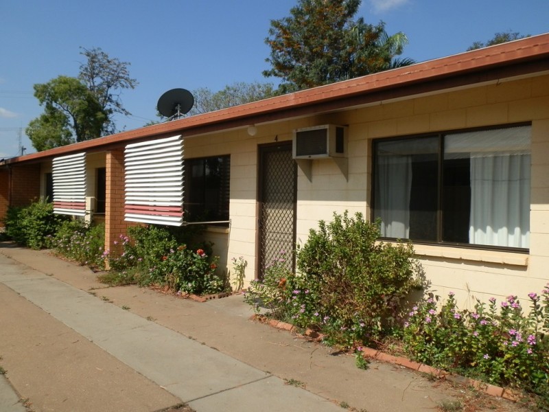 4/18 Esmond Street, Emerald QLD 4720