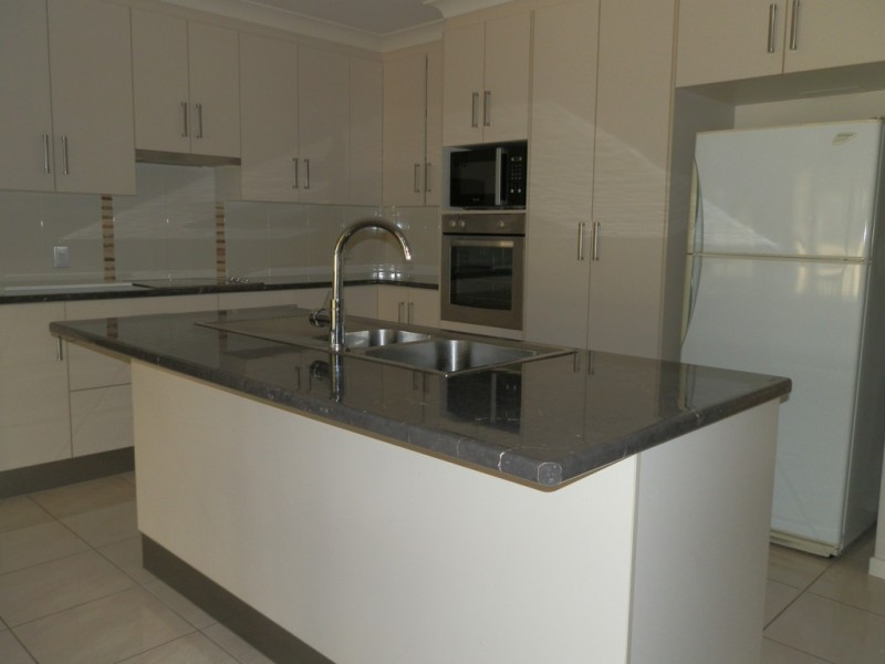 2 Brokenwood Street, Emerald QLD 4720