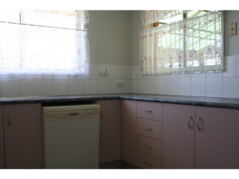 30 White Street, Emerald QLD 4720