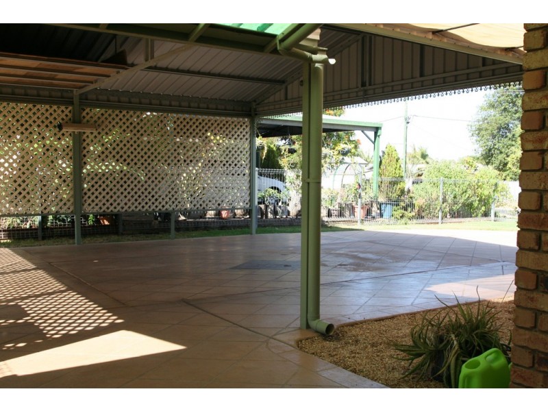 30 White Street, Emerald QLD 4720