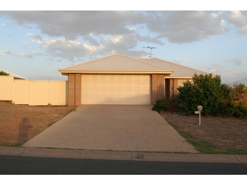 5 Windermere Street, Emerald QLD 4720