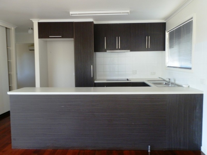 2 Edwards Place, Emerald QLD 4720