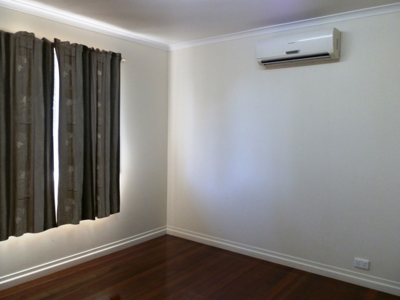 2 Edwards Place, Emerald QLD 4720