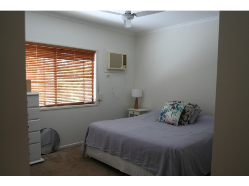 8 Ward Place, Emerald QLD 4720