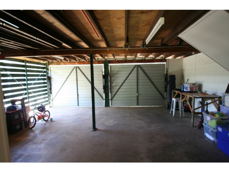 8 Ward Place, Emerald QLD 4720