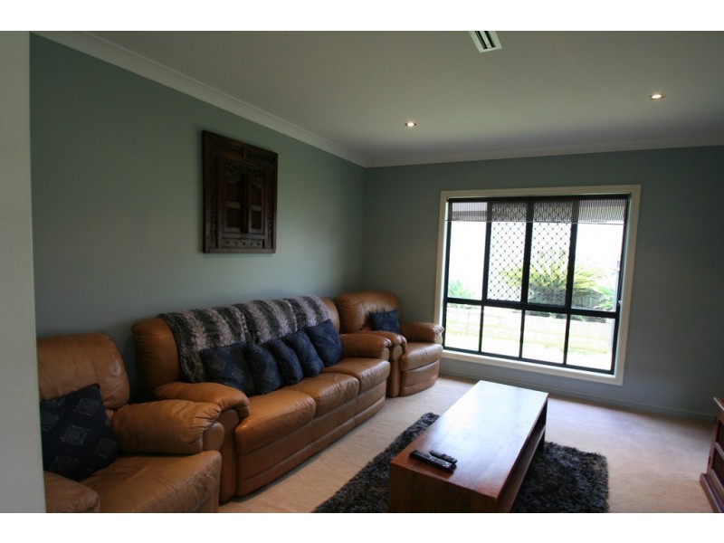 11 Saville Street, Emerald QLD 4720