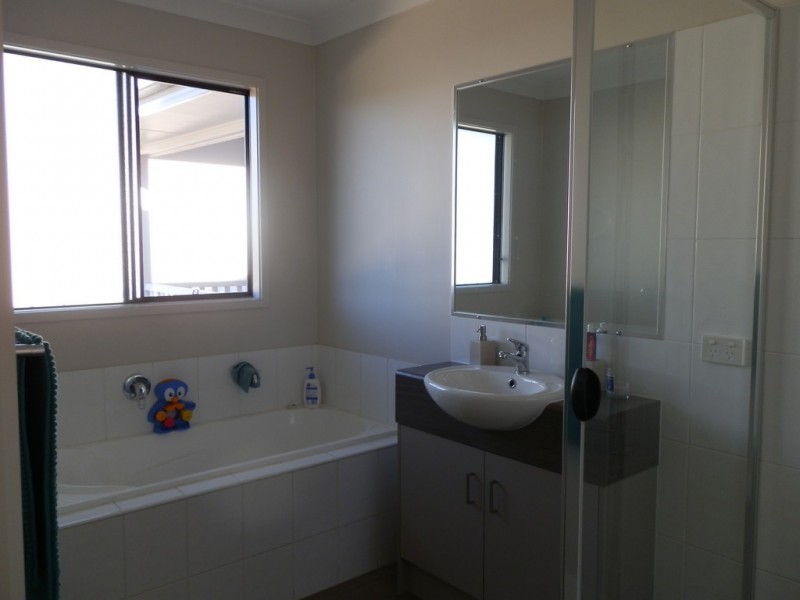 15 Ivers Place, Emerald QLD 4720