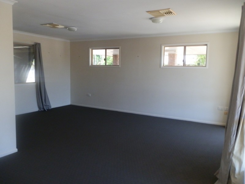 2 Smith Place, Emerald QLD 4720