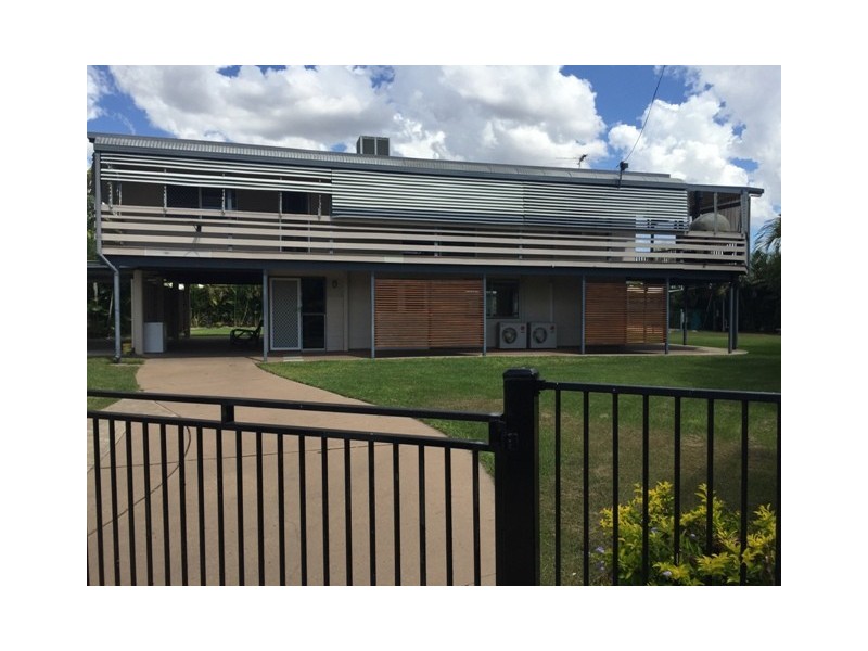 30 Mellish Crescent, Emerald QLD 4720