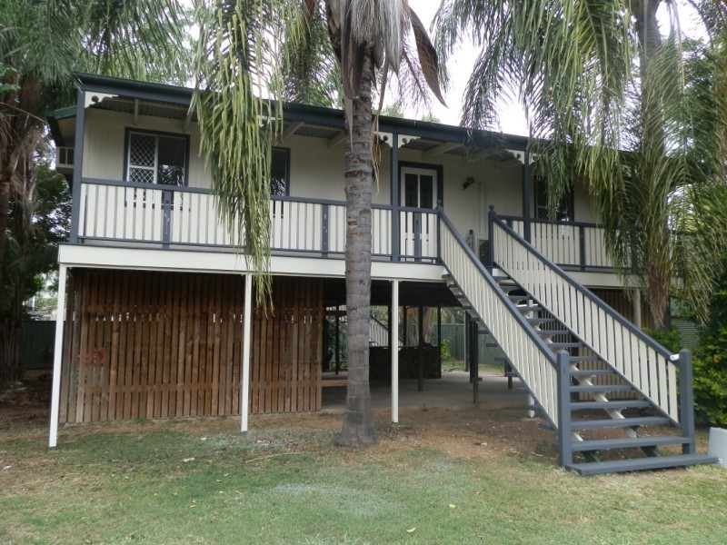 5 Edwards Place, Emerald QLD 4720