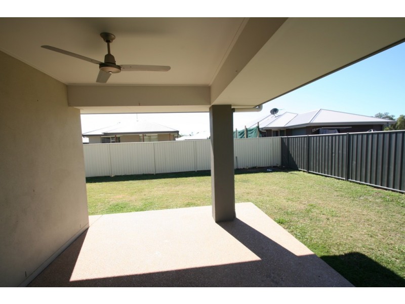 89 Loch Street, Emerald QLD 4720