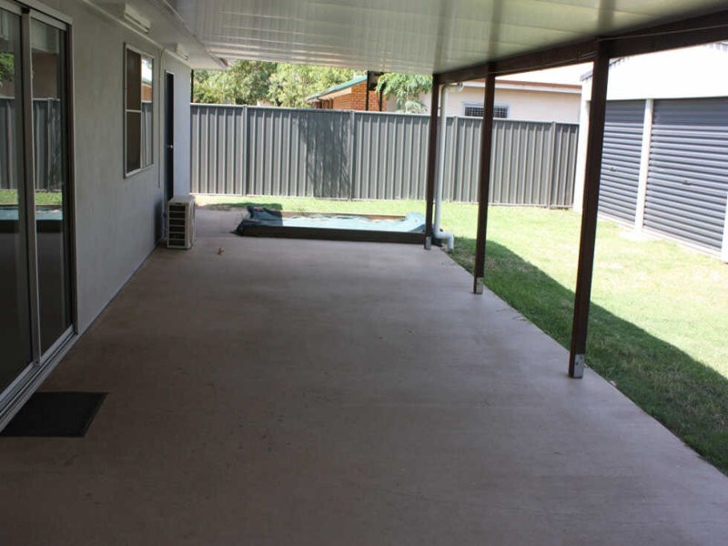 7 Batts Place, Emerald QLD 4720