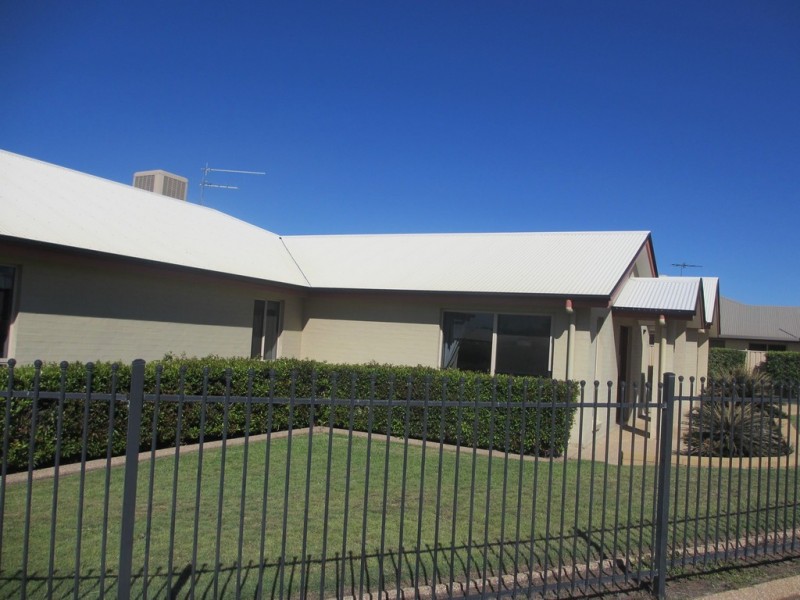 45 Crinum Crescent, Emerald QLD 4720