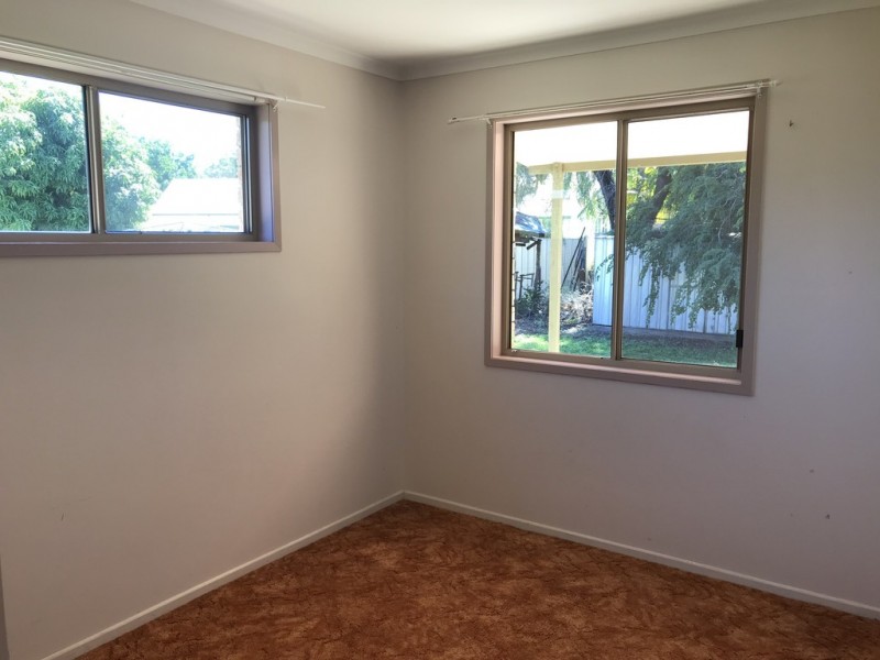 54 Gray Street, Emerald QLD 4720