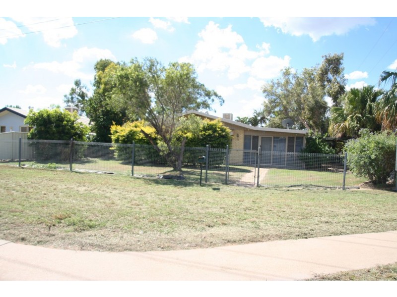 82 Gray Street, Emerald QLD 4720