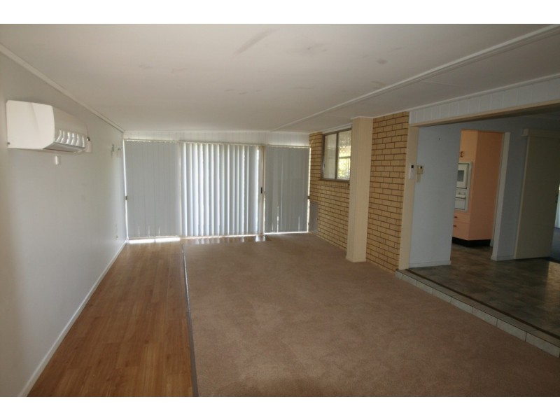 82 Gray Street, Emerald QLD 4720