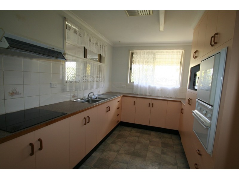 82 Gray Street, Emerald QLD 4720