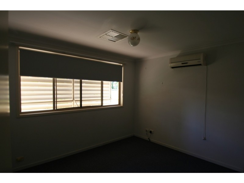 82 Gray Street, Emerald QLD 4720