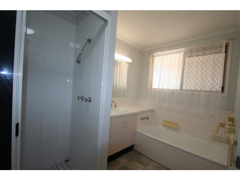 82 Gray Street, Emerald QLD 4720