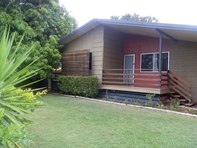 8 Burns Avenue, Emerald QLD 4720