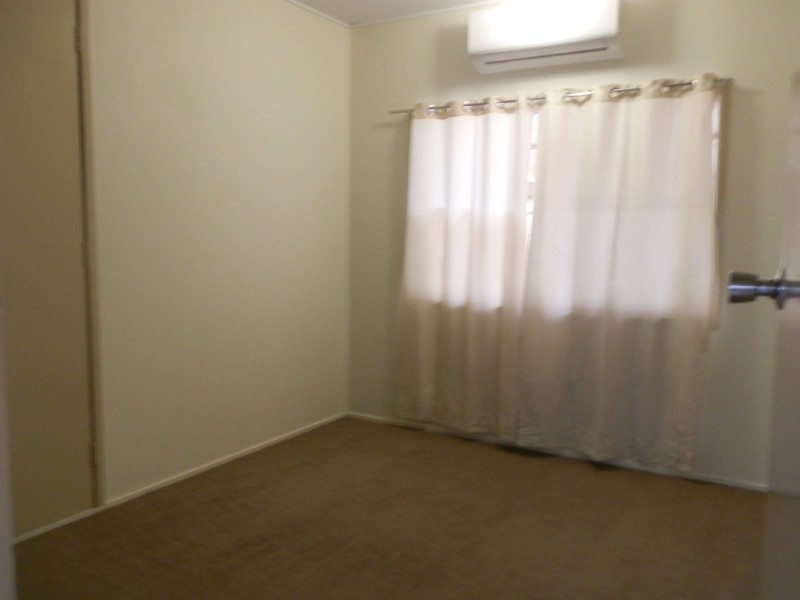 8 Burns Avenue, Emerald QLD 4720