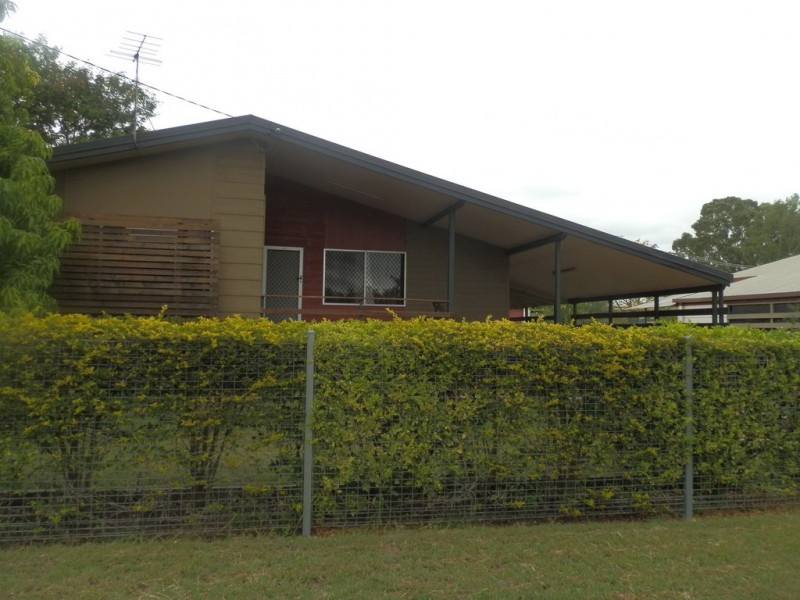 8 Burns Avenue, Emerald QLD 4720