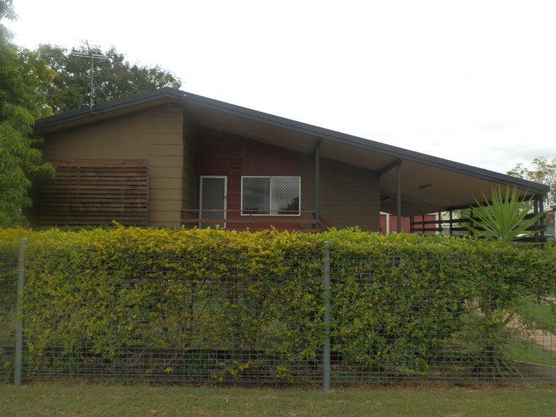 8 Burns Avenue, Emerald QLD 4720