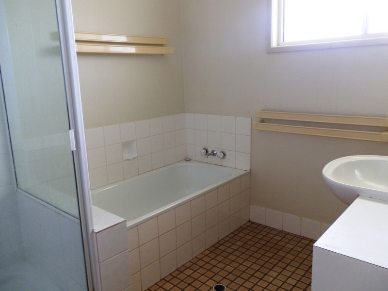 3 Alamein Drive, Emerald QLD 4720