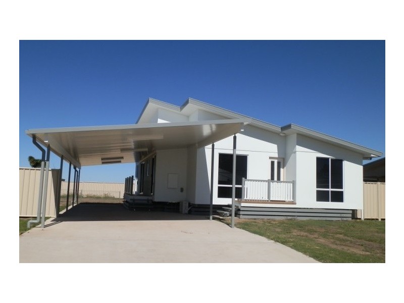 22 Newman Drive, Emerald QLD 4720