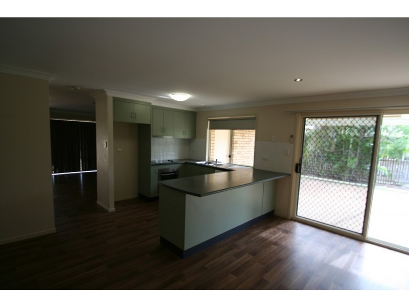 25 Jeppesen Drive, Emerald QLD 4720