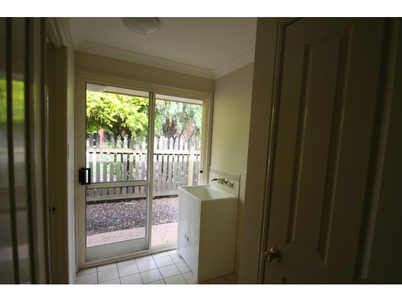 25 Jeppesen Drive, Emerald QLD 4720